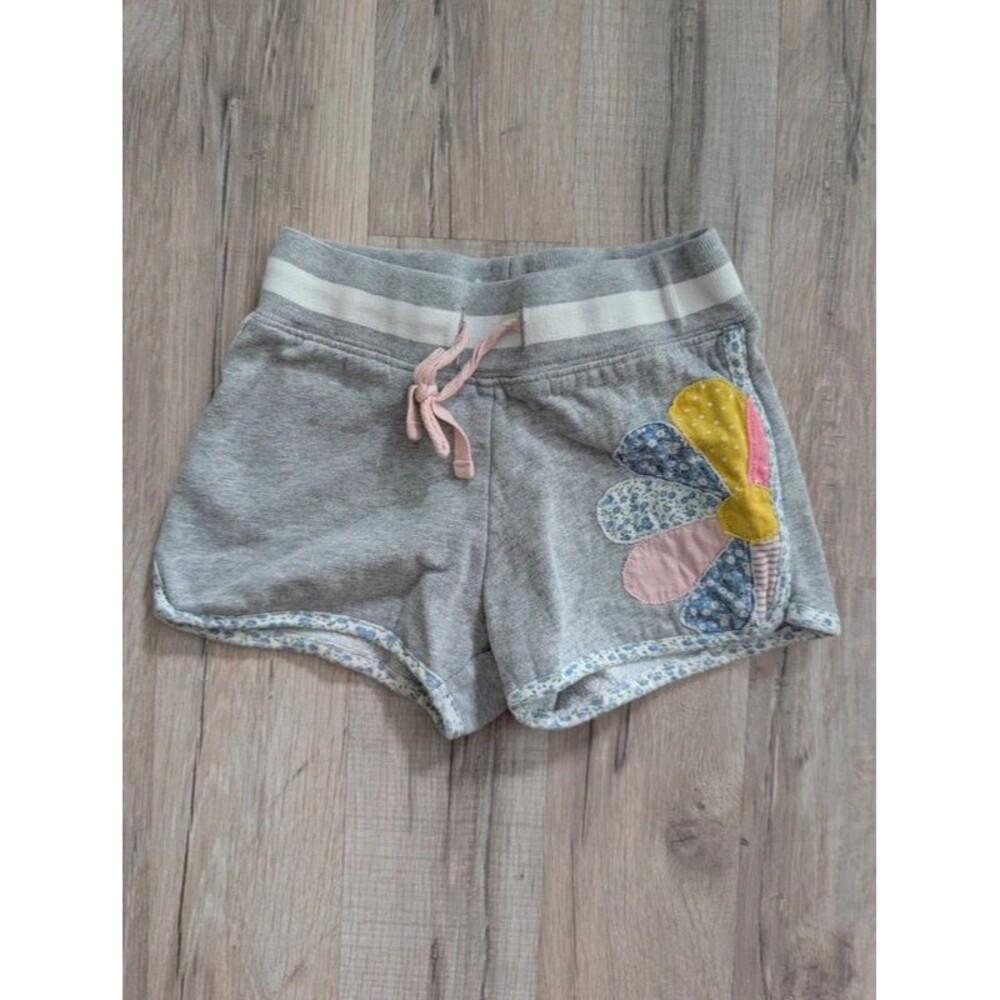 Mini Boden Flower Applique Shorts, 3T (v6)
